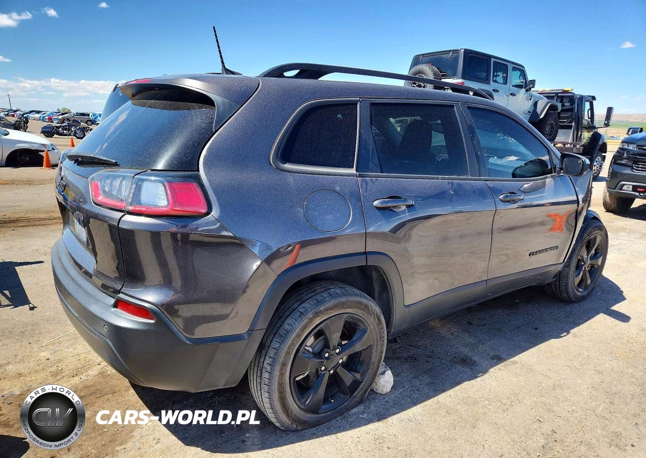 2021 Jeep Cherokee Latitude Plus VIN:1C4PJMLB3MD220246 - 3