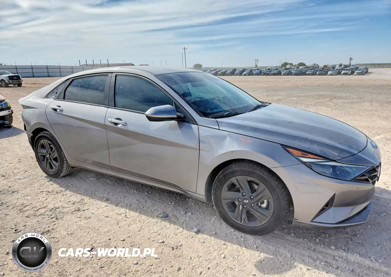 2022 Hyundai Elantra Sel VIN:KMHLM4AGXNU254072 - 4