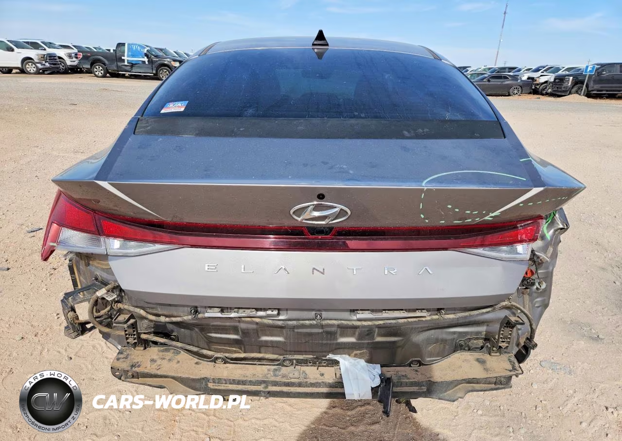 2022 Hyundai Elantra Sel VIN:KMHLM4AGXNU254072 - 6