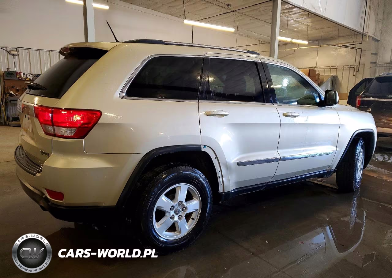 2011 Jeep Grand Cherokee Laredo VIN:1J4RR4GG7BC654660 - 3