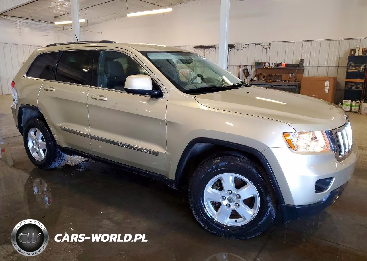 2011 Jeep Grand Cherokee Laredo VIN:1J4RR4GG7BC654660 - 4