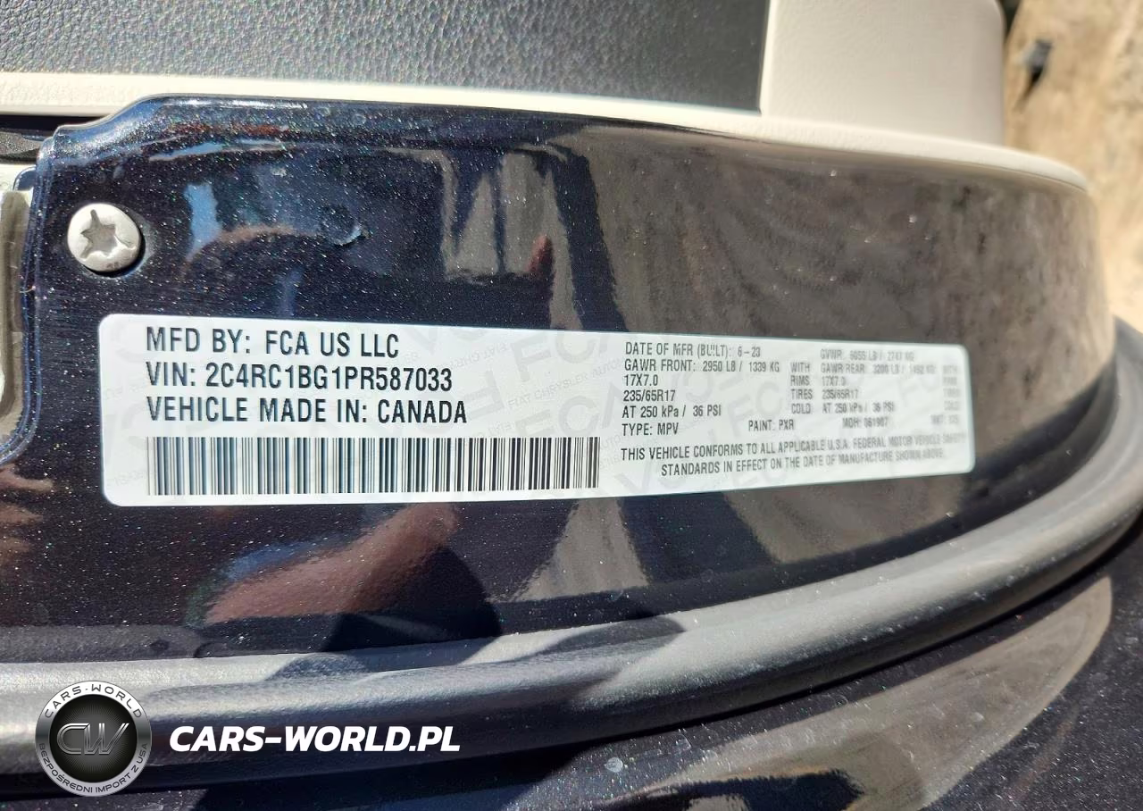 2023 Chrysler Pacifica Touring L VIN:2C4RC1BG1PR587033 - 13