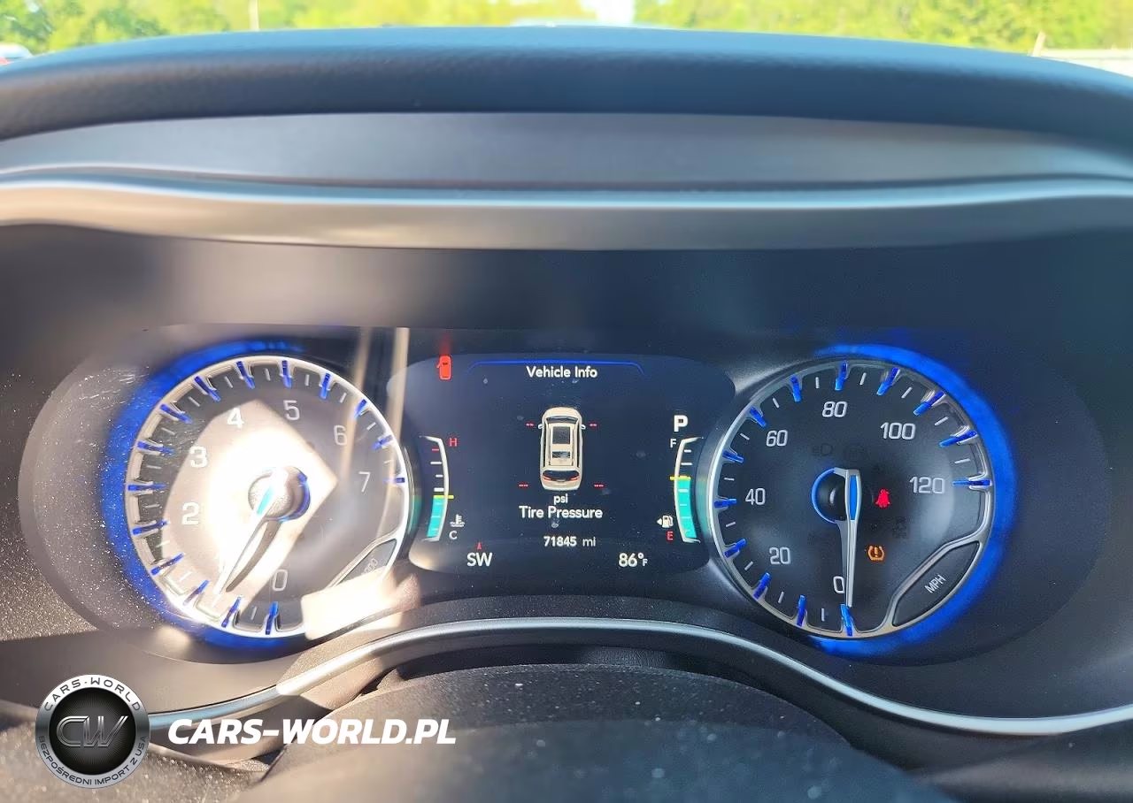 2023 Chrysler Pacifica Touring L VIN:2C4RC1BG1PR587033 - 9