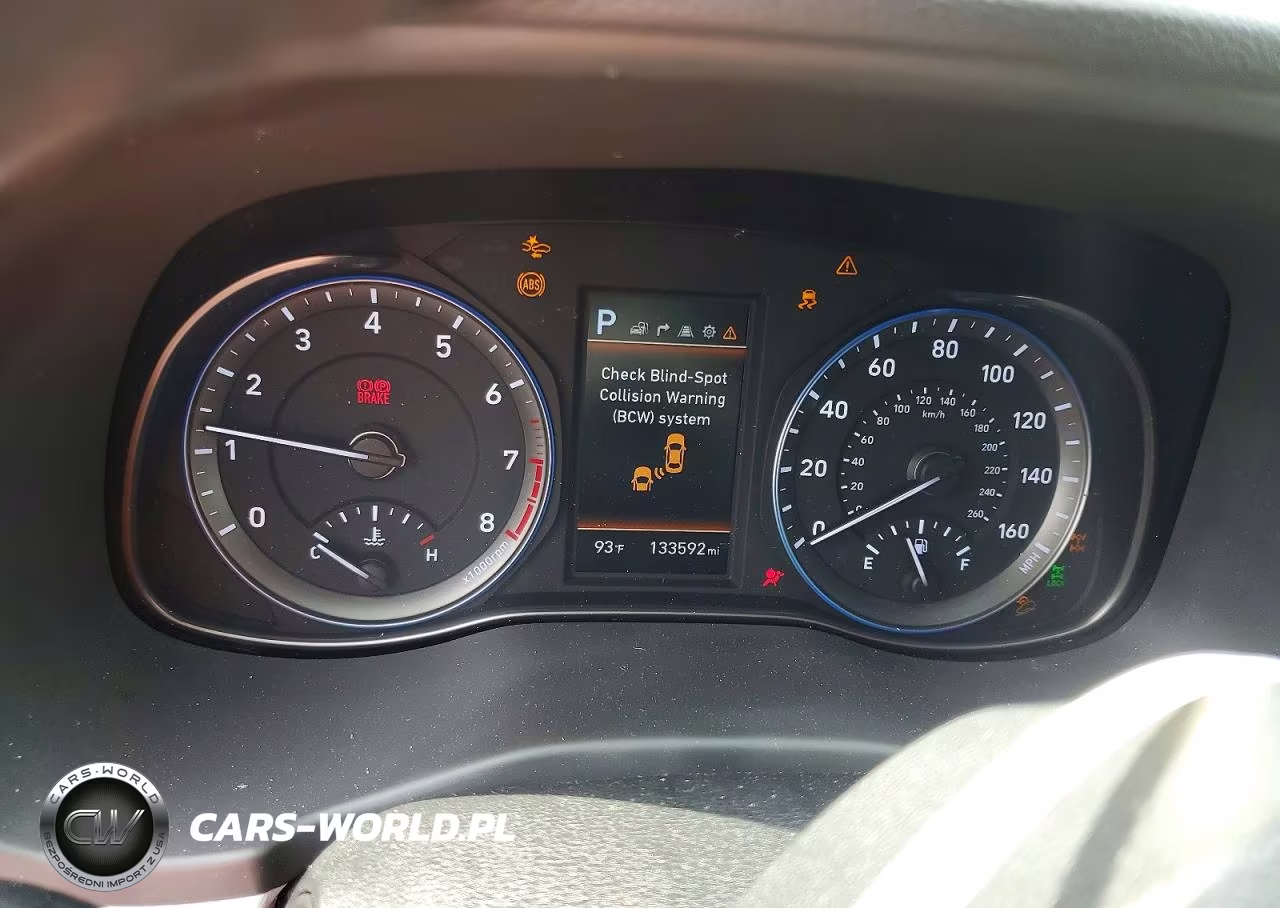 2018 Hyundai Kona Ultimate VIN:KM8K5CA57JU112676 - 9