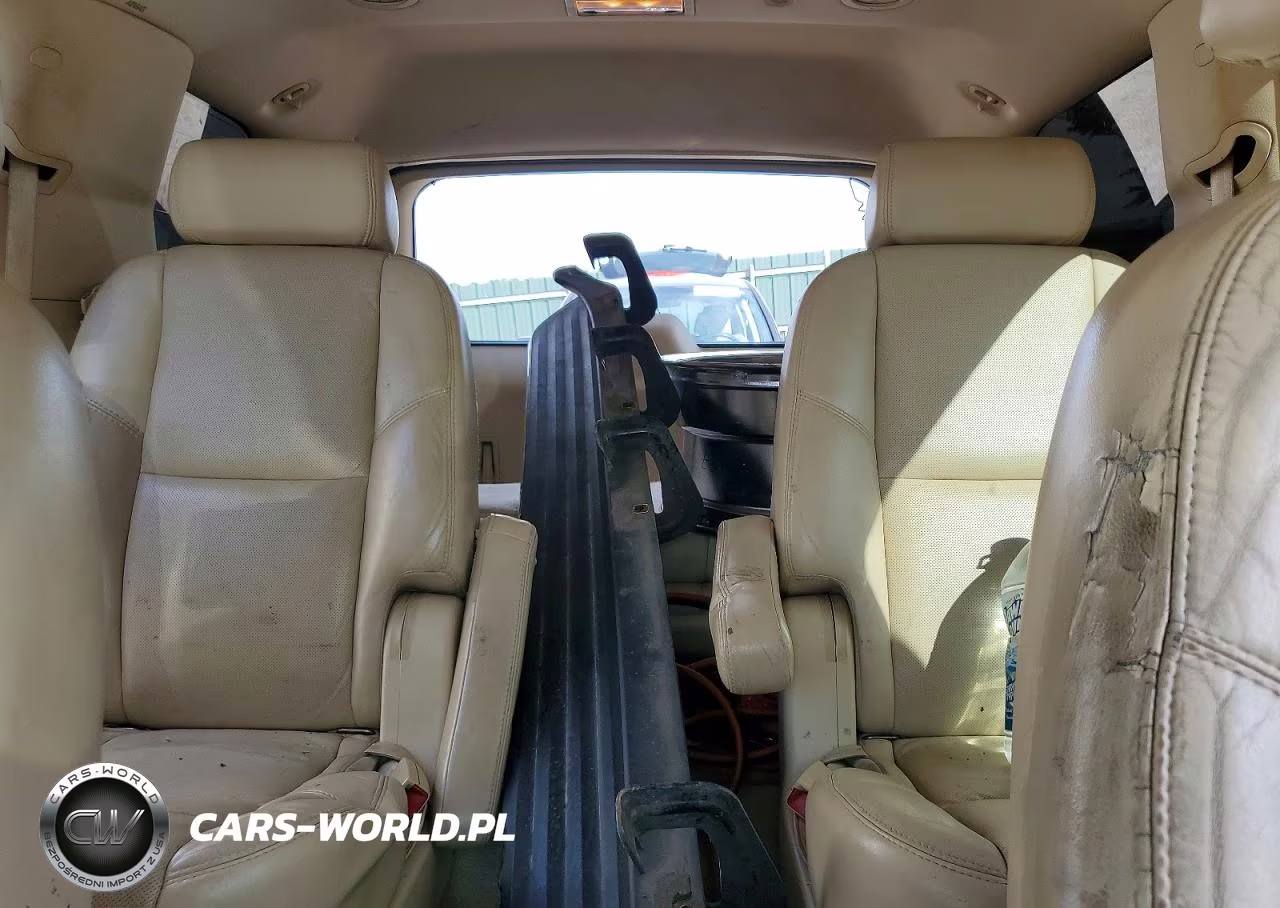2007 Cadillac Escalade Luxury VIN:1GYFK63877R201404 - 10