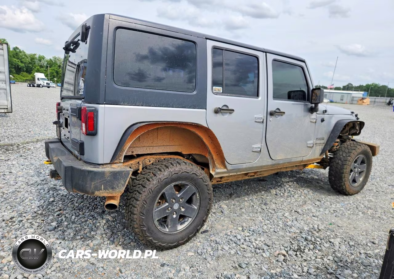 2013 Jeep Wrangler Unlimited Sport VIN:1C4BJWDGXDL671227 - 3
