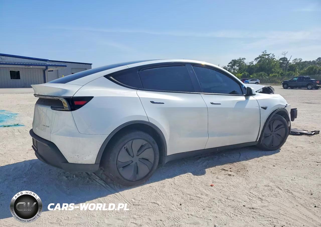 2026 Tesla Model Y VIN:7SAYGDEE6TA461090 - 3