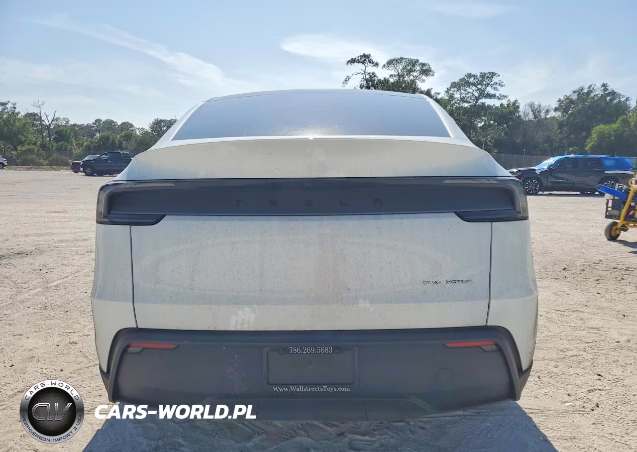 2026 Tesla Model Y VIN:7SAYGDEE6TA461090 - 6