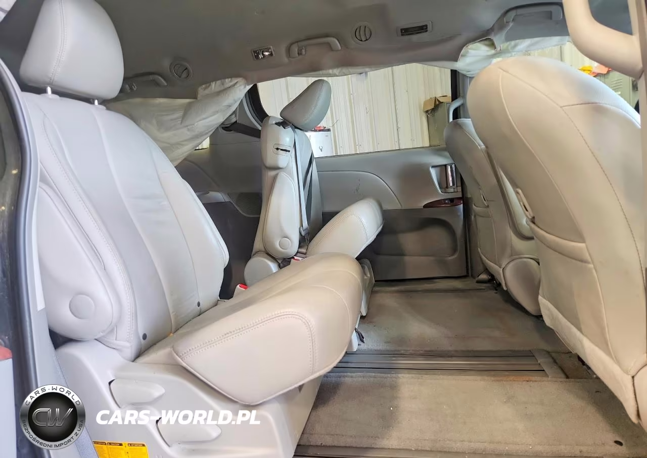 2013 Toyota Sienna Xle 8-Passenger VIN:5TDYK3DC3DS401922 - 11