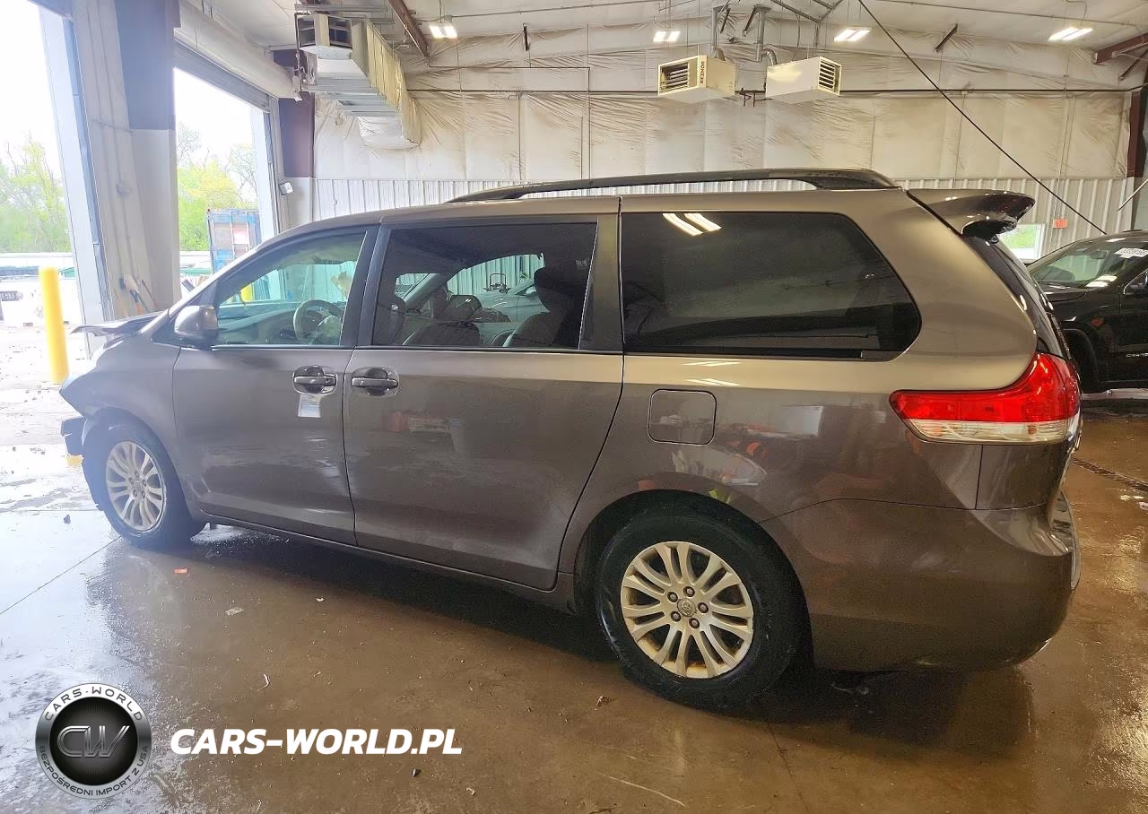 2013 Toyota Sienna Xle 8-Passenger VIN:5TDYK3DC3DS401922 - 2