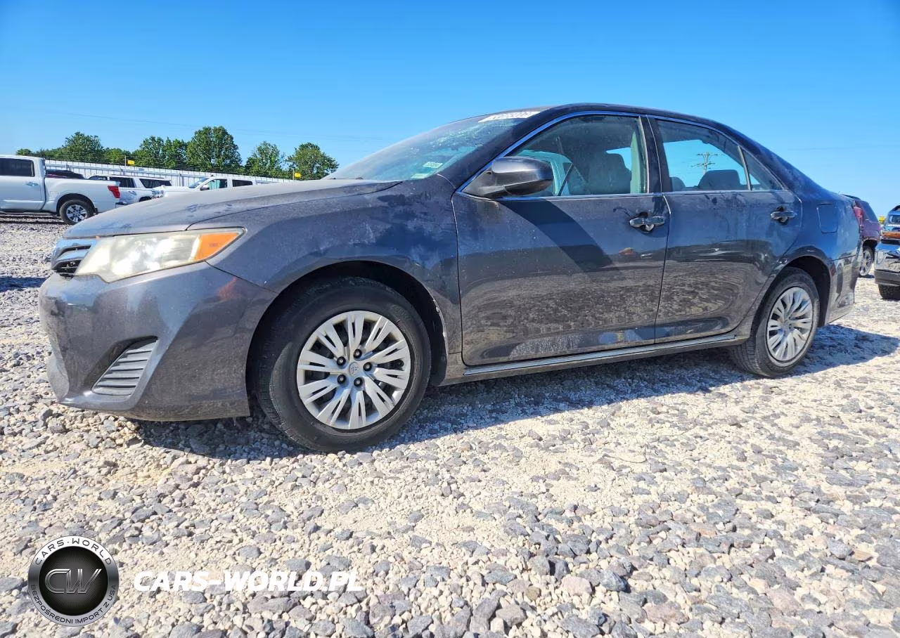 2012 Toyota Camry Le – zdjęcie 1 z 12