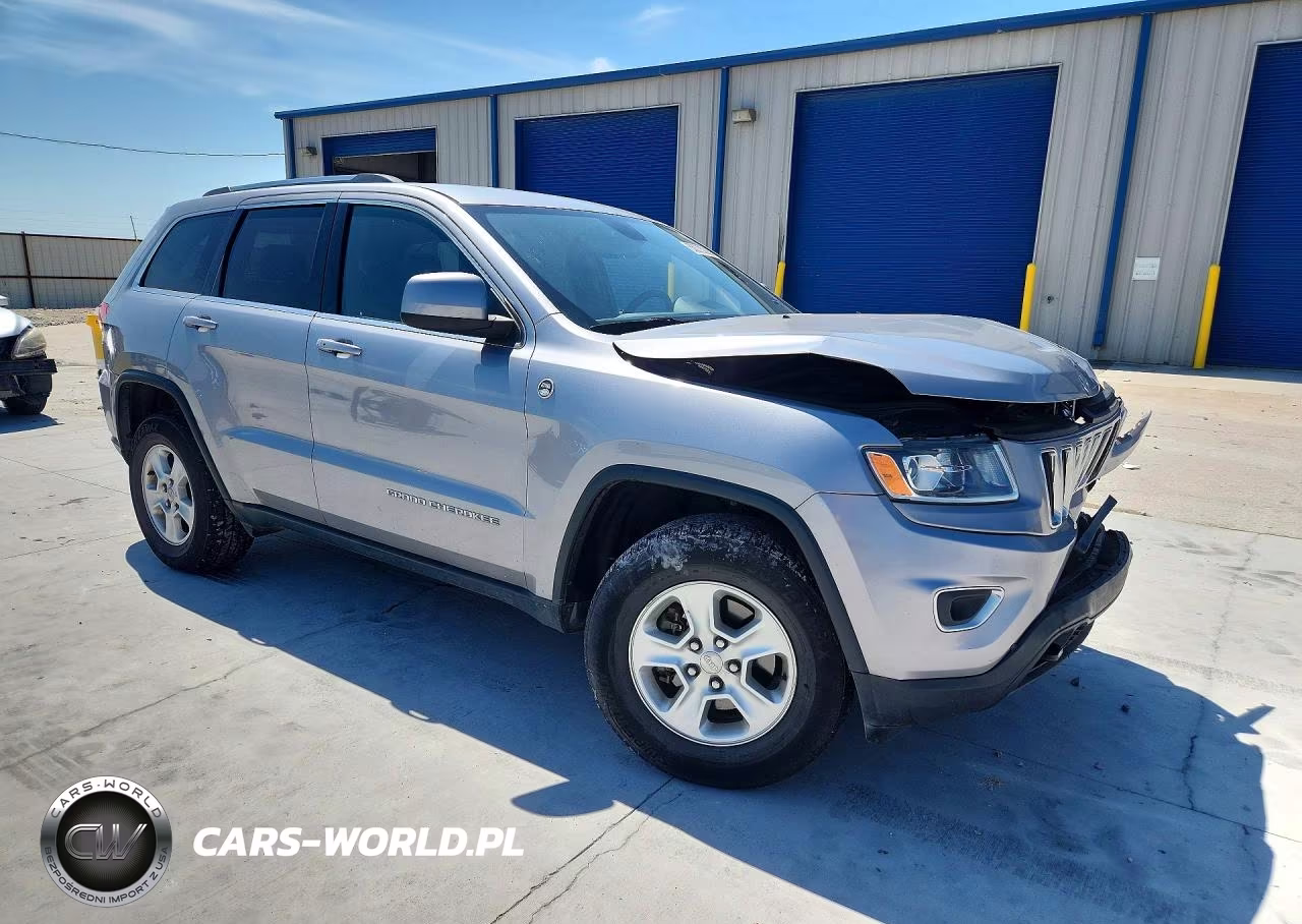 2015 Jeep Grand Cherokee Laredo VIN:1C4RJFAG2FC825256 - 4