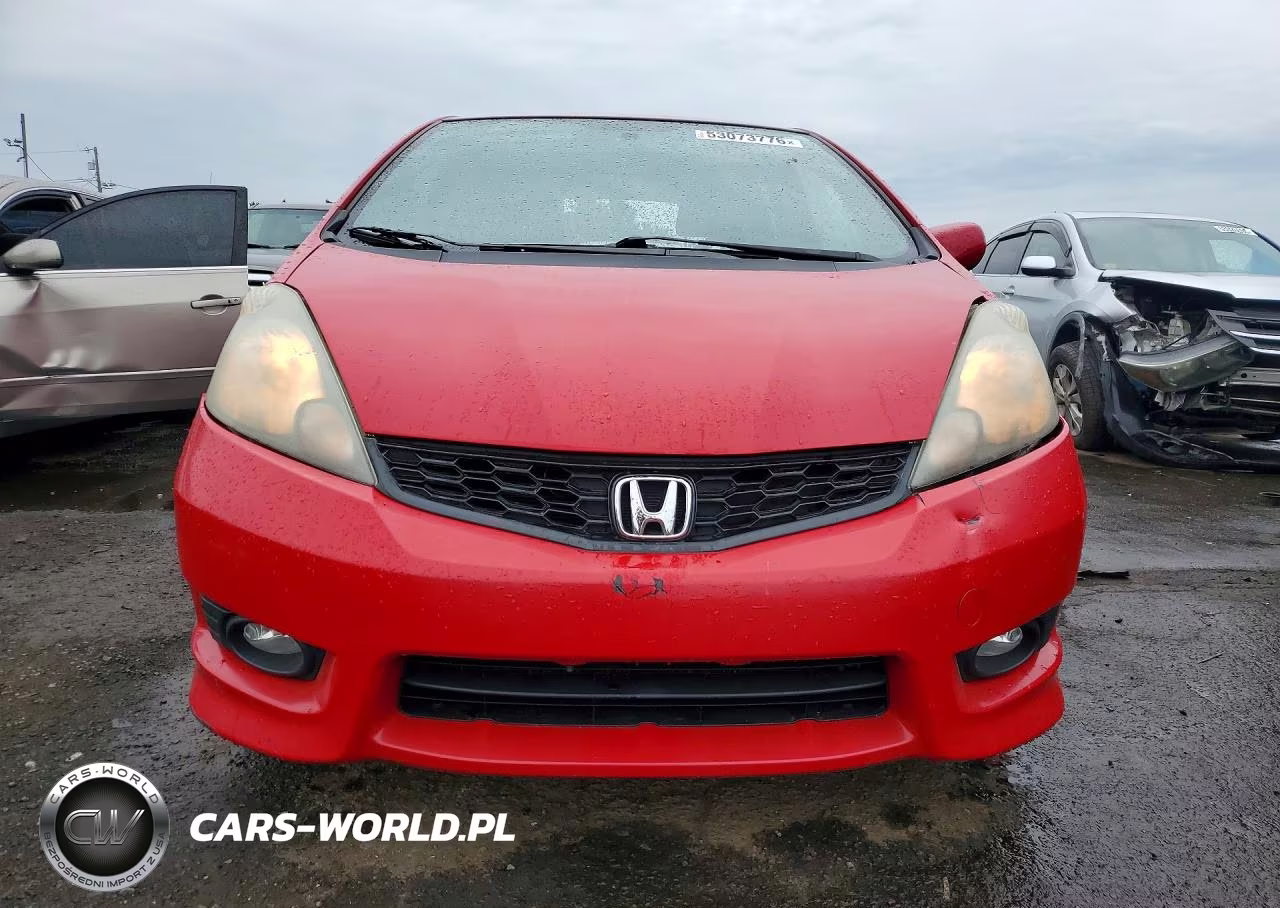 2013 Honda Fit Sport VIN:JHMGE8H59DC031748 - 5