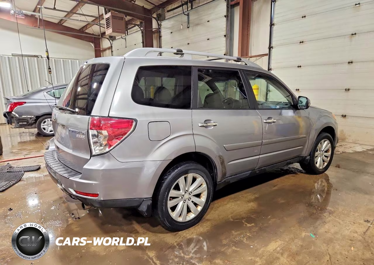 2011 Subaru Forester Touring VIN:JF2SHAGC9BH737288 - 3