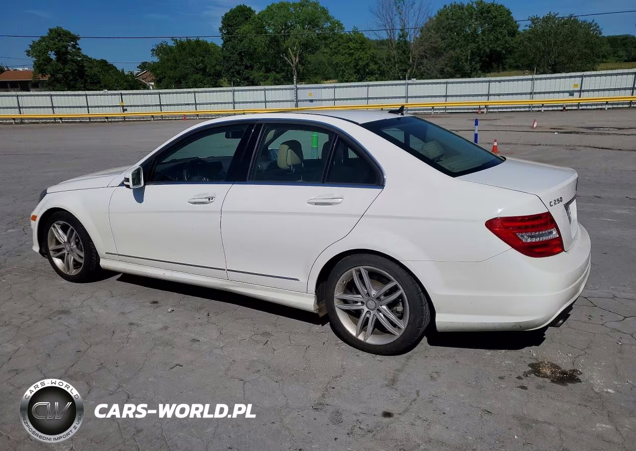 2013 Mercedes-Benz C 250 VIN:WDDGF4HB8DR296757 - 2