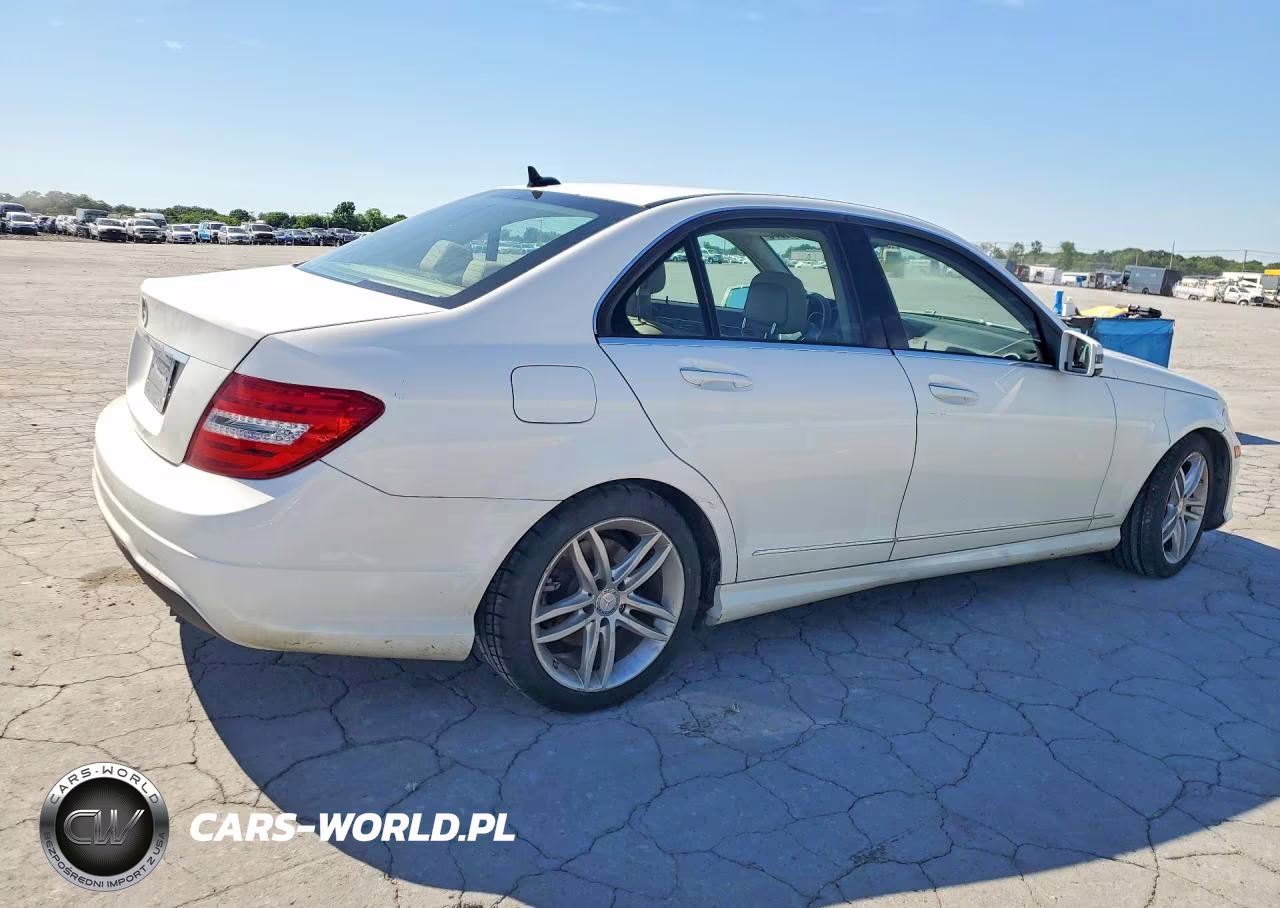 2013 Mercedes-Benz C 250 VIN:WDDGF4HB8DR296757 - 3