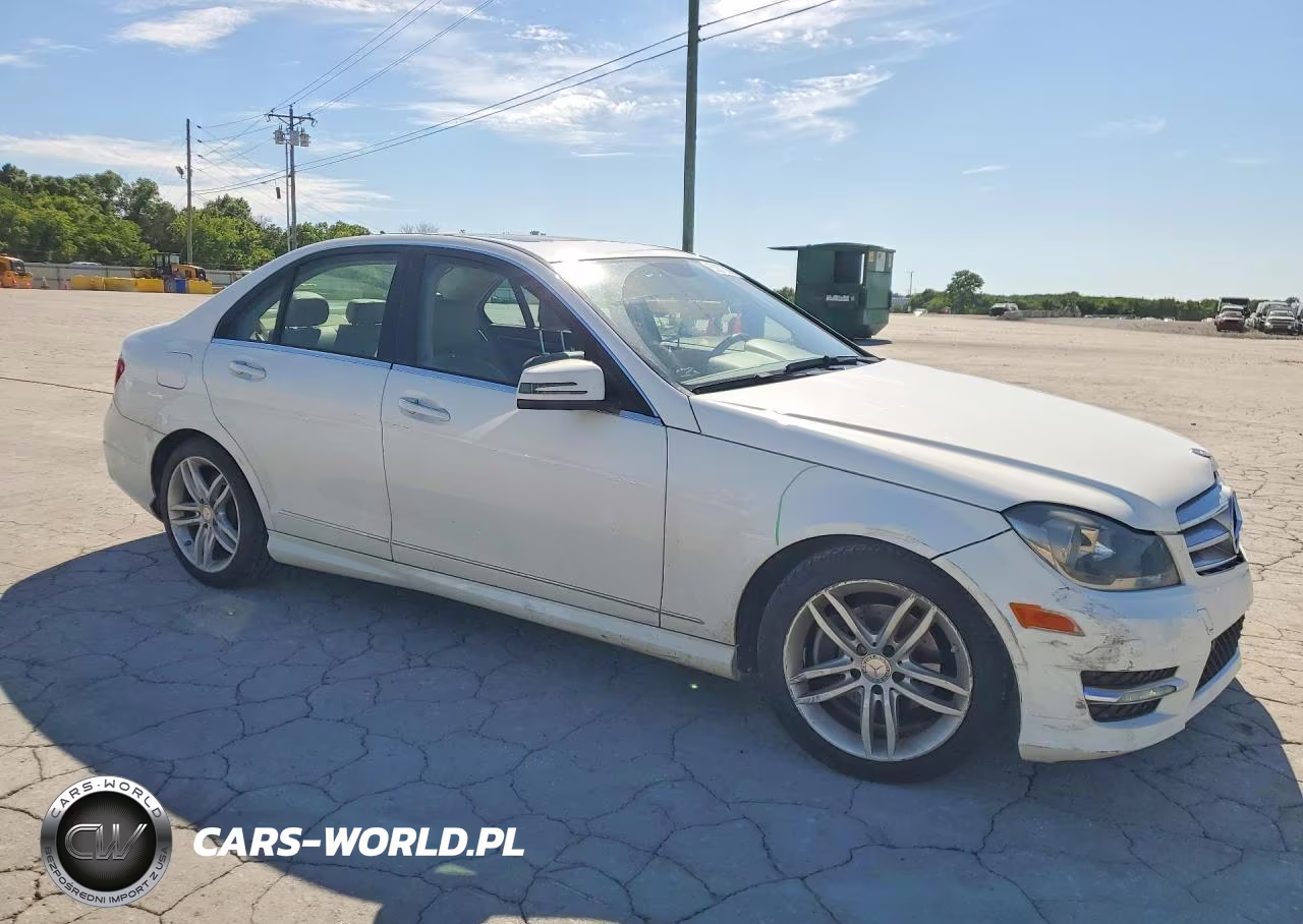 2013 Mercedes-Benz C 250 VIN:WDDGF4HB8DR296757 - 4