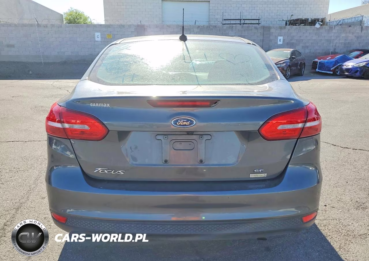 2018 Ford Focus Se VIN:1FADP3FE4JL241177 - 6