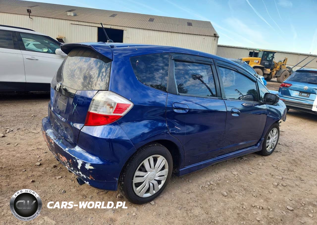 2009 Honda Fit Sport VIN:JHMGE88639S026468 - 3