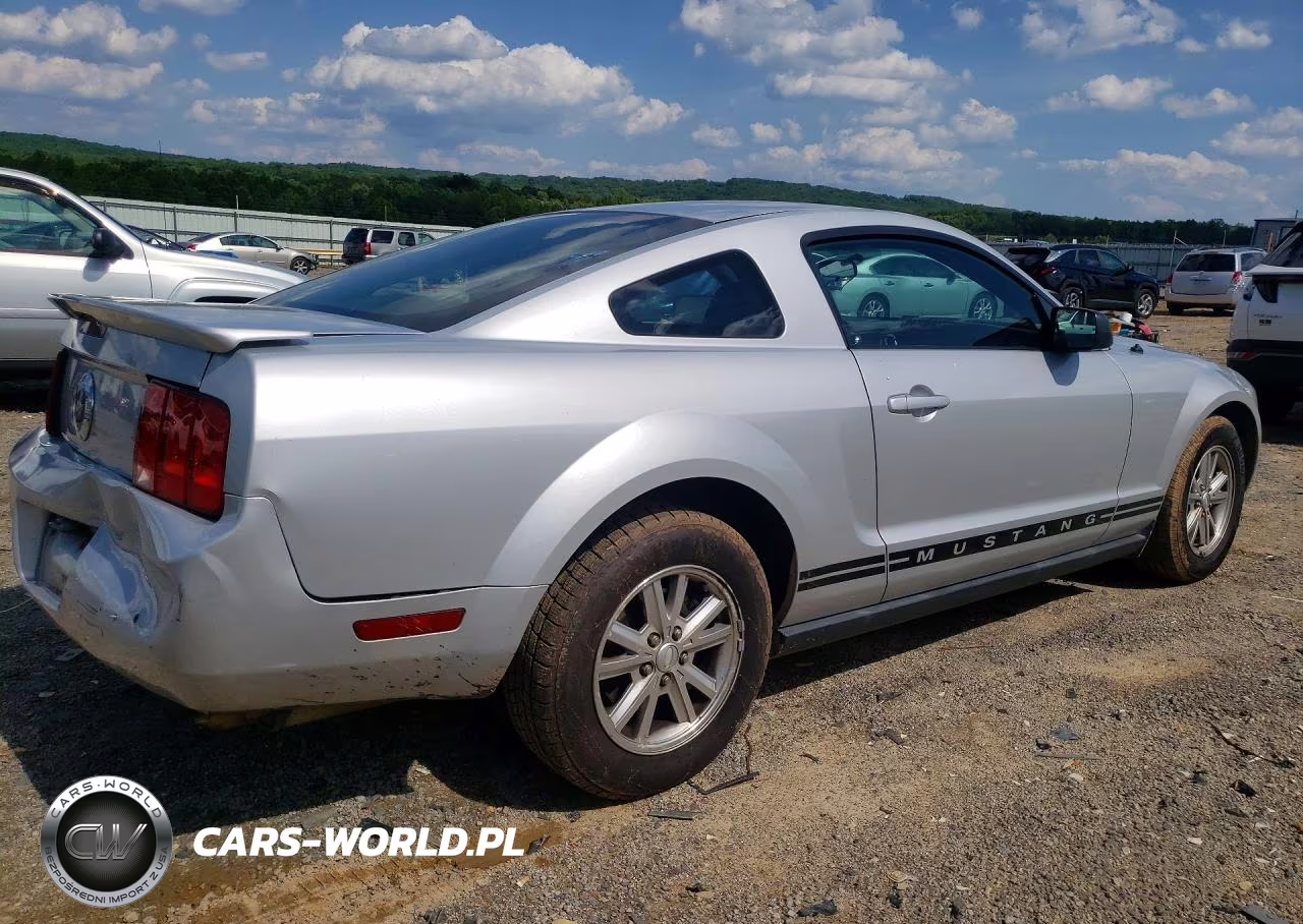 2007 Ford Mustang VIN:1ZVFT80N475288076 - 3