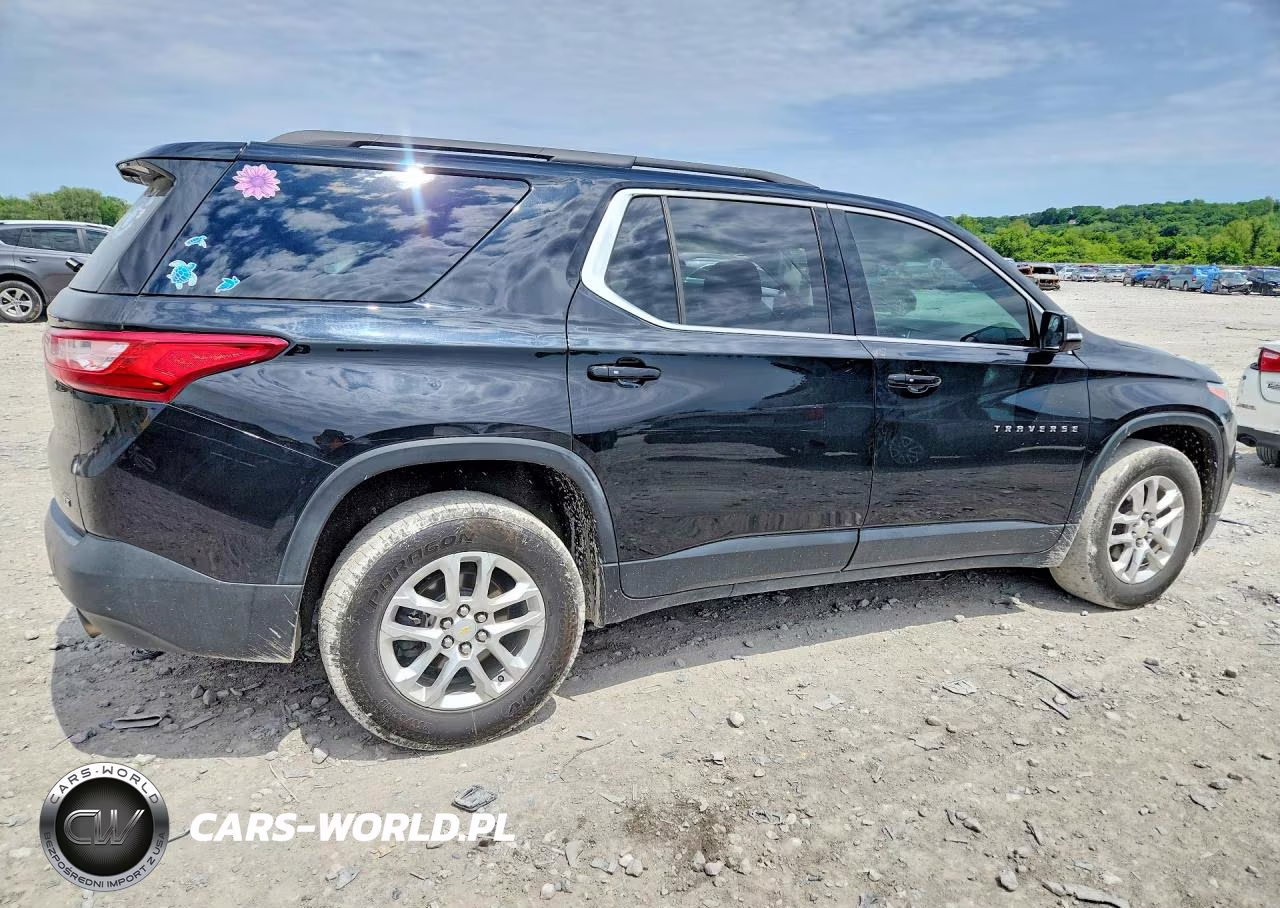 2019 Chevrolet Traverse Lt VIN:1GNERGKW2KJ144384 - 3