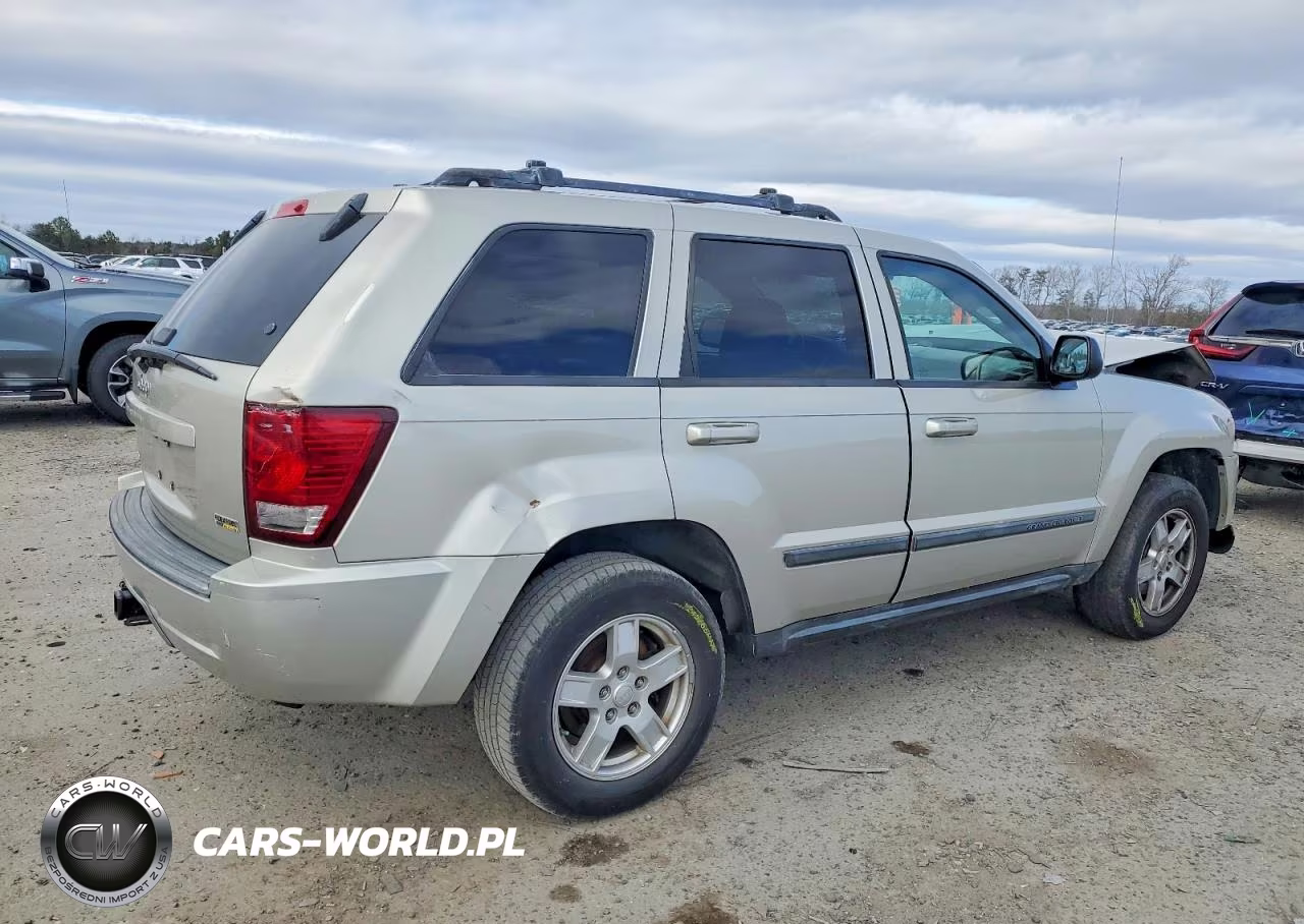 2007 Jeep Grand Cherokee Laredo VIN:1J8HR48P77C555336 - 3