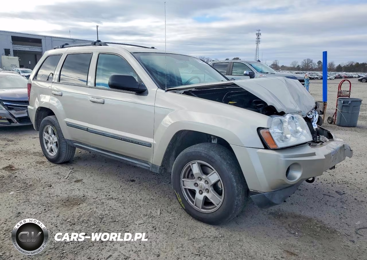 2007 Jeep Grand Cherokee Laredo VIN:1J8HR48P77C555336 - 4