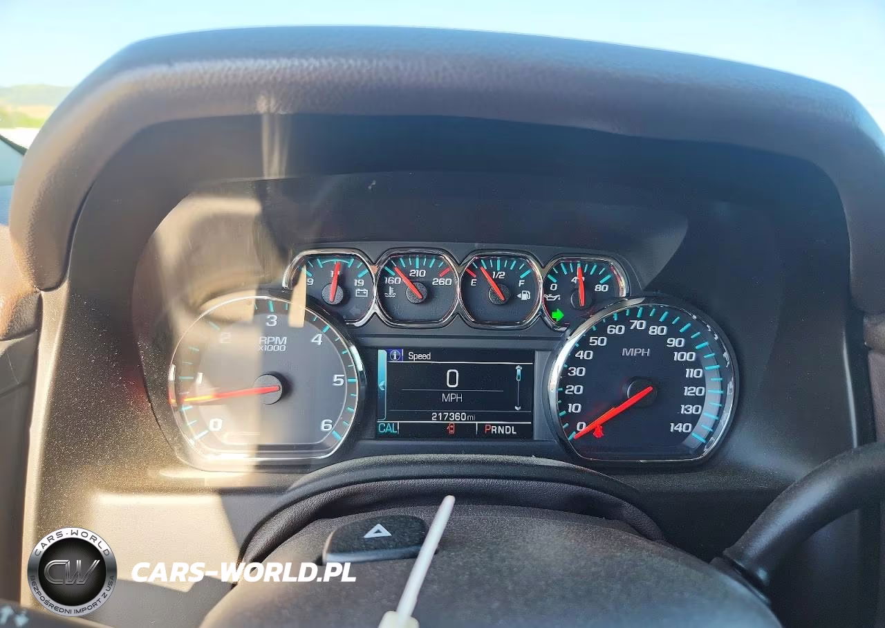 2019 Chevrolet Tahoe C1500 VIN:1GNSKBKC3KR223161 - 9