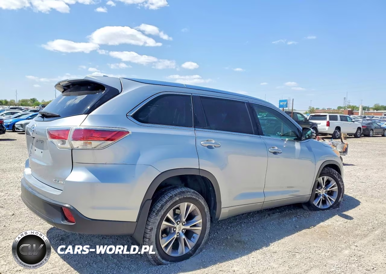 2015 Toyota Highlander Xle VIN:5TDJKRFH1FS220849 - 3