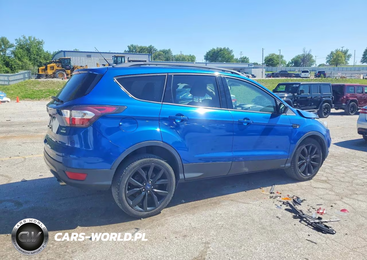 2017 Ford Escape VIN:1FMCU0GD7HUA47567 - 3