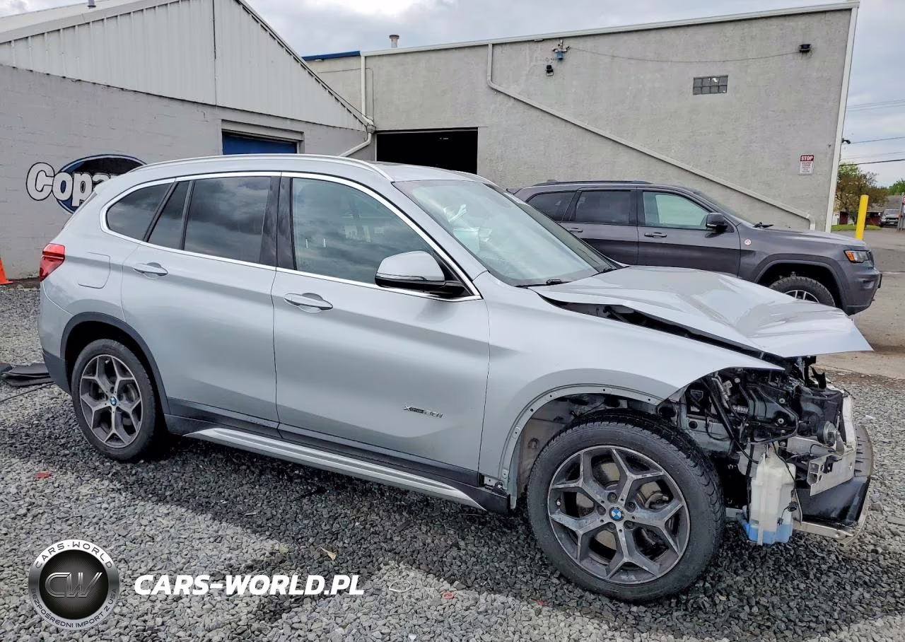 2018 BMW X1 xDrive28I VIN:WBXHT3C36J5F93195 - 4