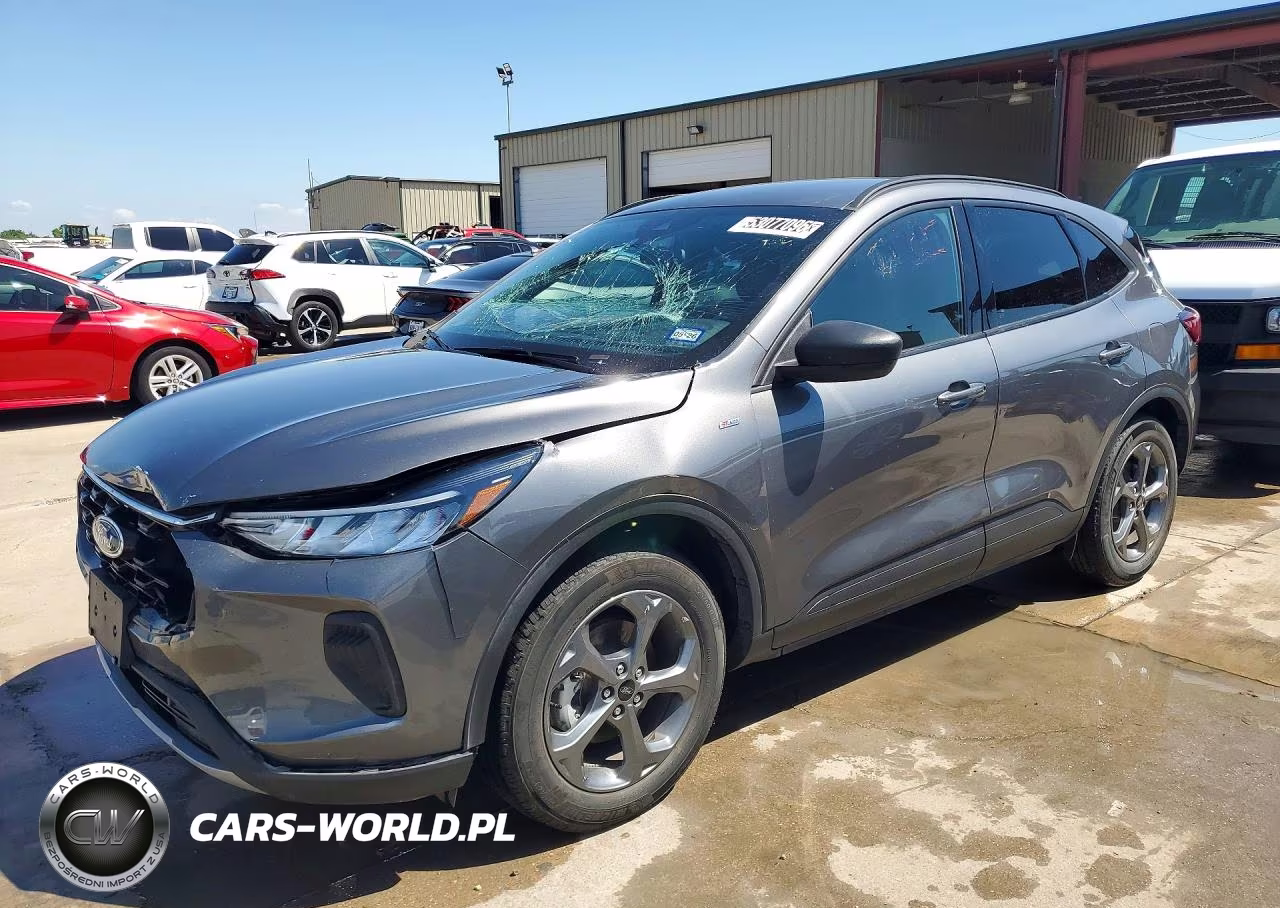 2025 Ford Escape St Line