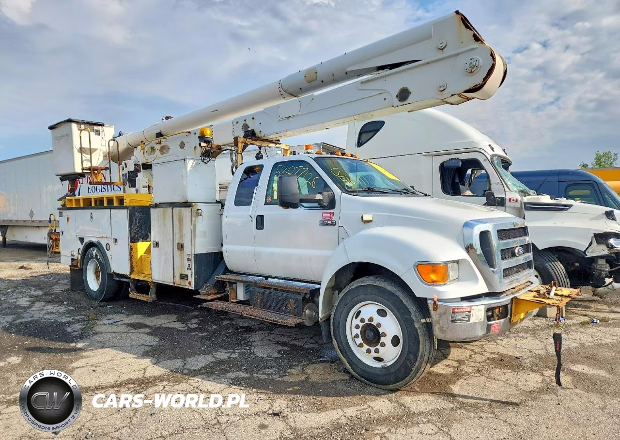 2012 Ford F750 Super Duty Bucket Truck – zdjęcie 1 z 10
