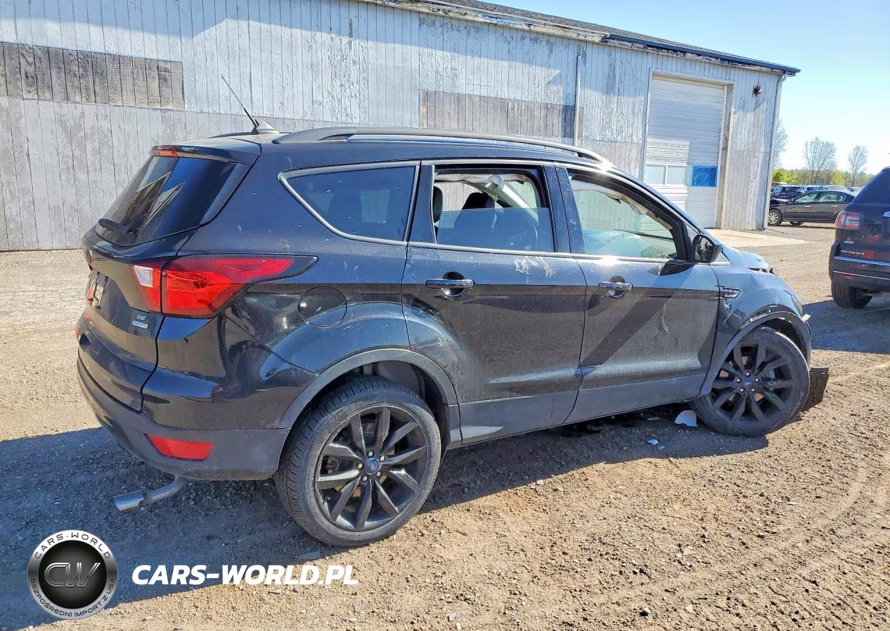 2019 Ford Escape Se VIN:1FMCU0GD2KUA61657 - 3