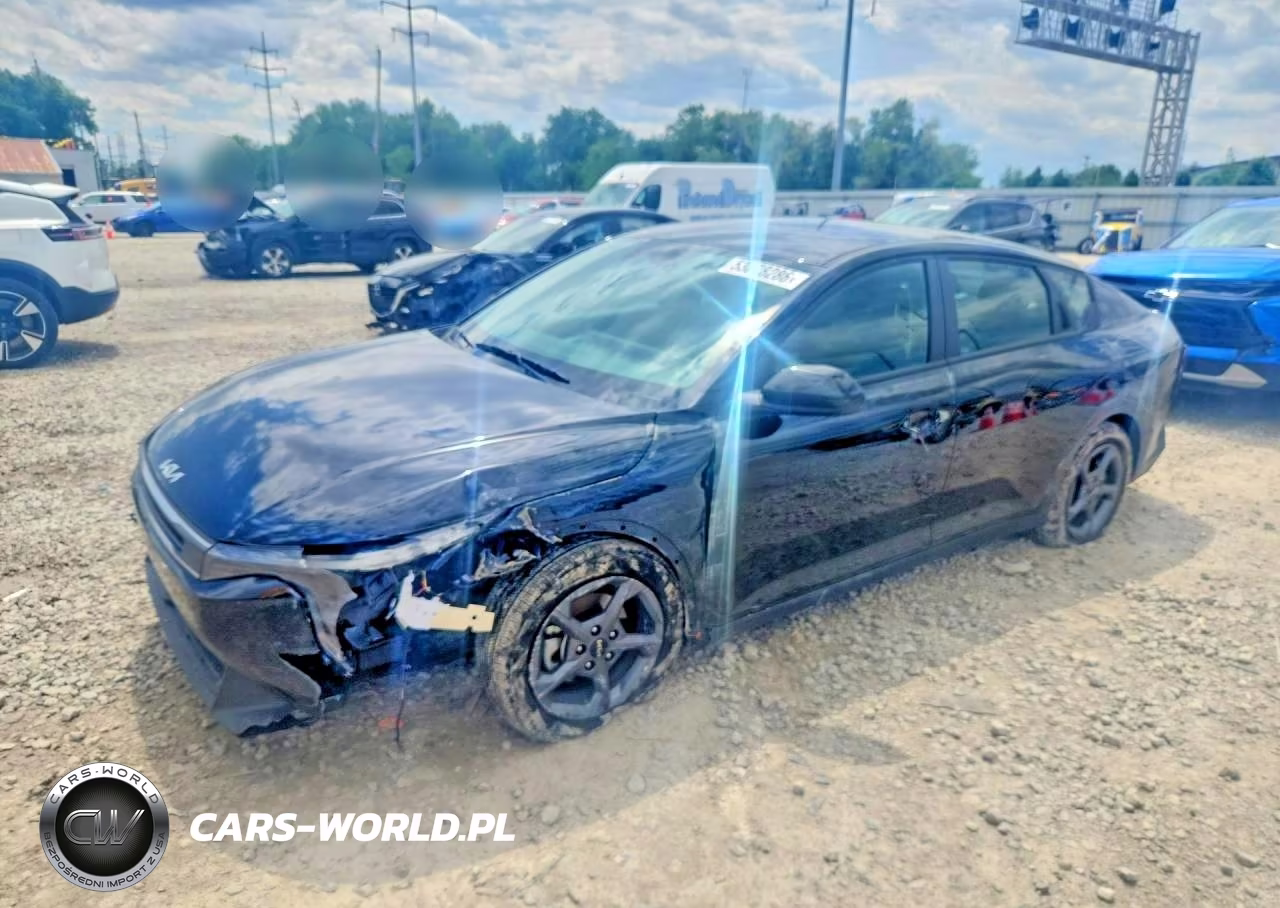 2026 Kia K4 Lxs – zdjęcie 1 z 12