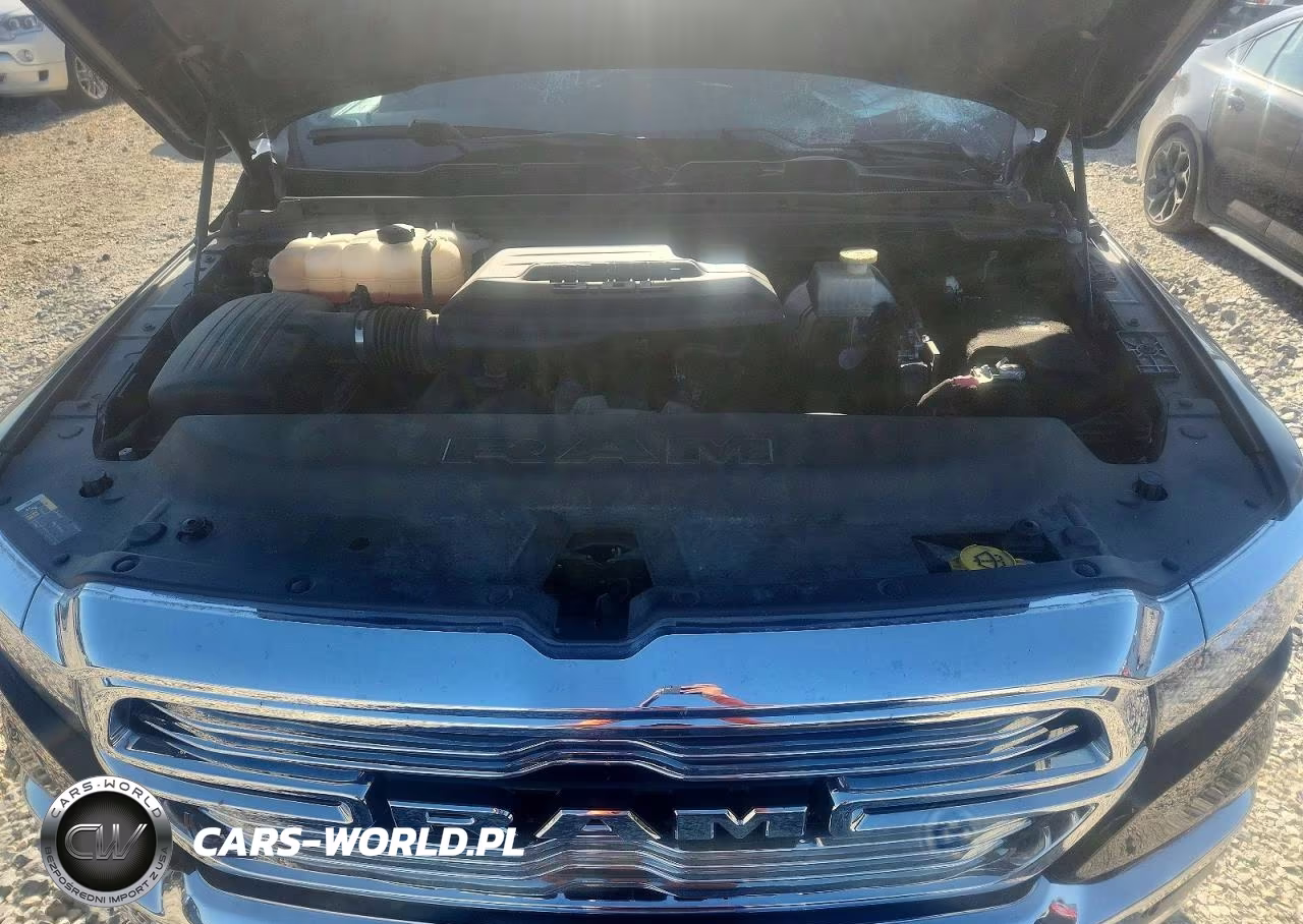 2022 Ram 1500 Laramie VIN:1C6SRFJM3NN262552 - 11