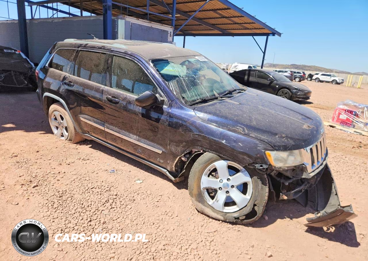 2011 Jeep Grand Cherokee Laredo VIN:1J4RS4GG4BC704256 - 4