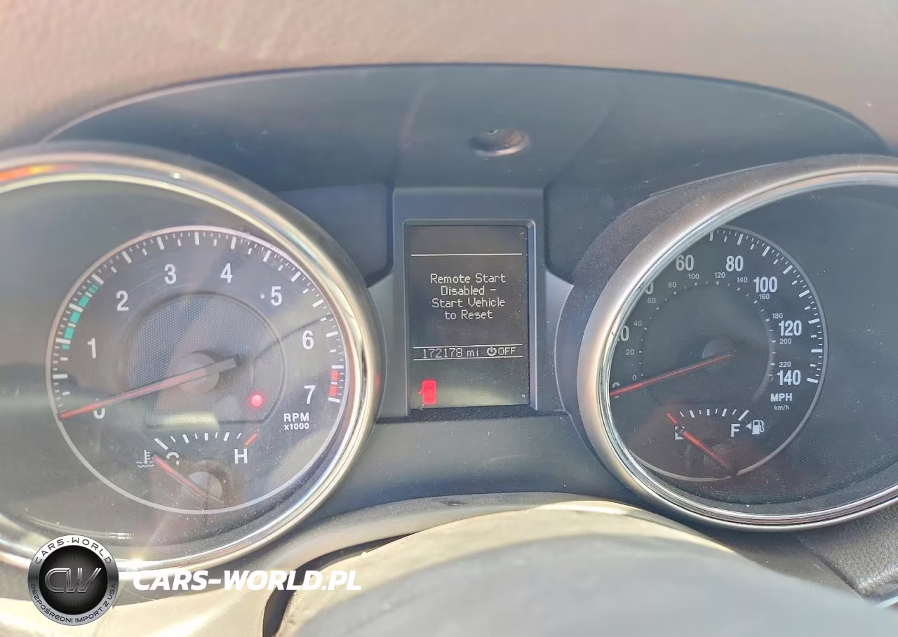 2011 Jeep Grand Cherokee Laredo VIN:1J4RS4GG4BC704256 - 9