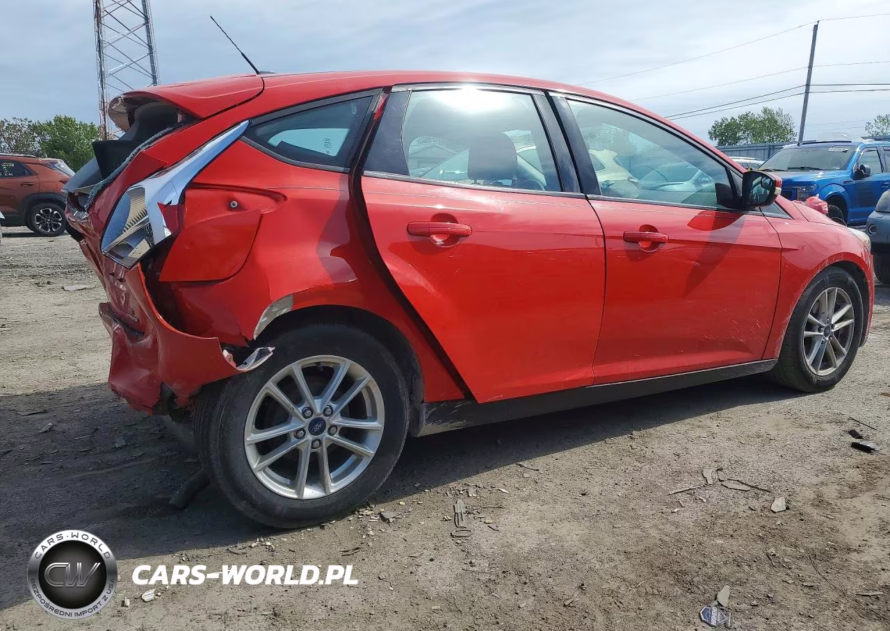 2016 Ford Focus Se VIN:1FADP3K24GL242849 - 3