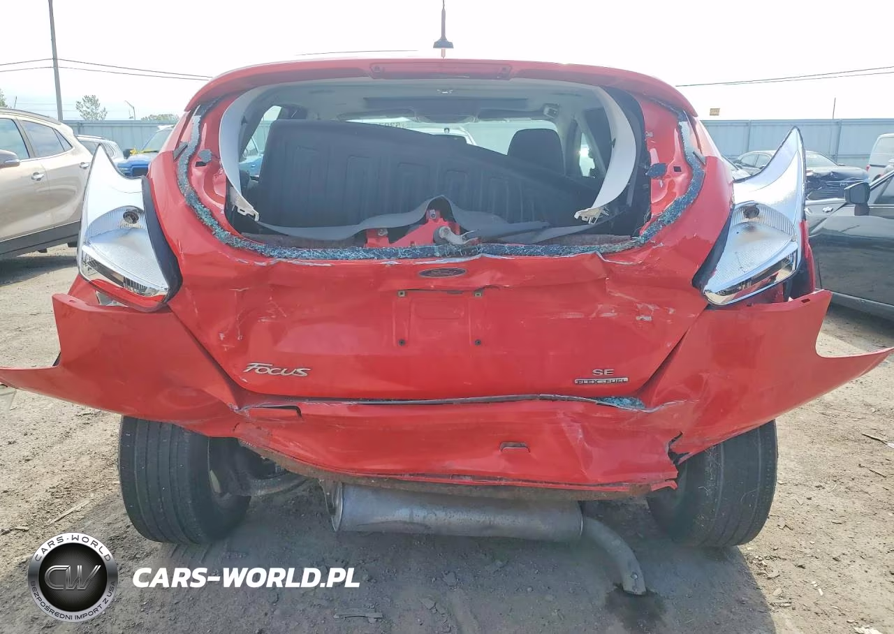 2016 Ford Focus Se VIN:1FADP3K24GL242849 - 6