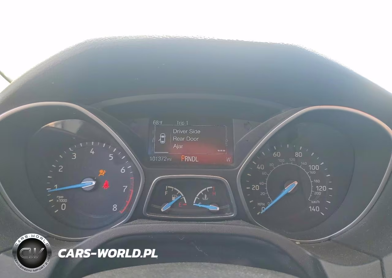2016 Ford Focus Se VIN:1FADP3K24GL242849 - 9