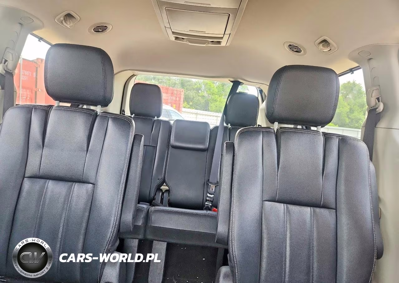 2016 Chrysler Town & Country Touring VIN:2C4RC1BG6GR191003 - 10