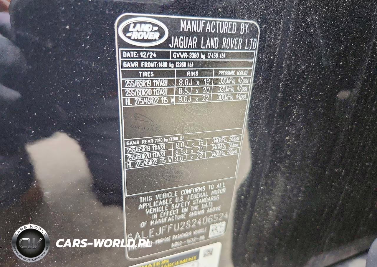 2025 Land Rover Defender 130 S VIN:SALEJFFU2S2406524 - 13