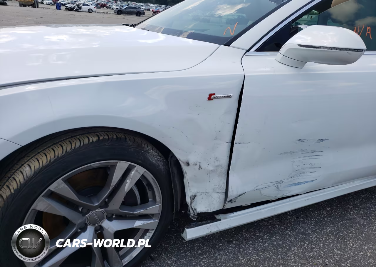 2017 Audi A7 Premium Plus VIN:WAUW2AFC4HN021828 - 9