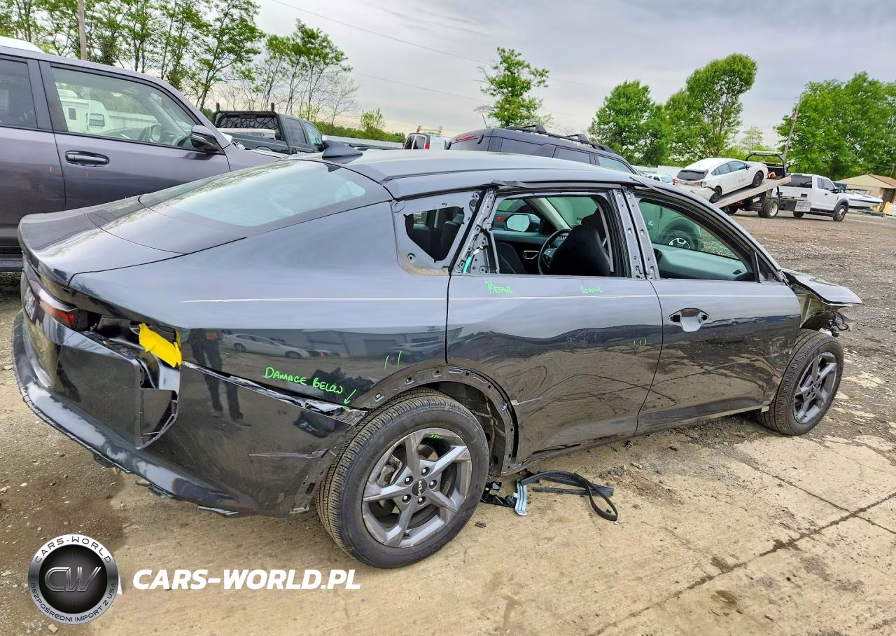 2025 Kia K4 Lxs VIN:3KPFT4DE6SE024750 - 3