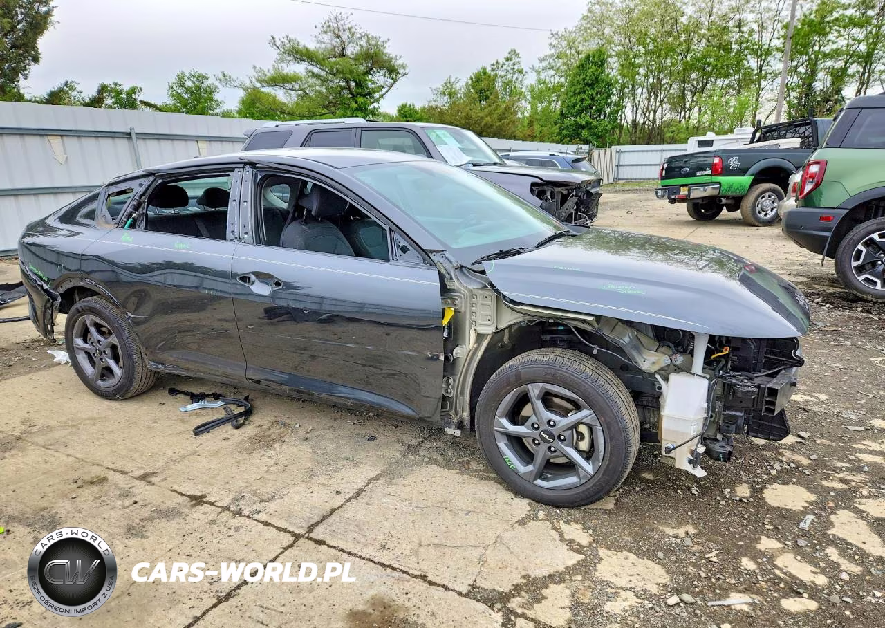 2025 Kia K4 Lxs VIN:3KPFT4DE6SE024750 - 4