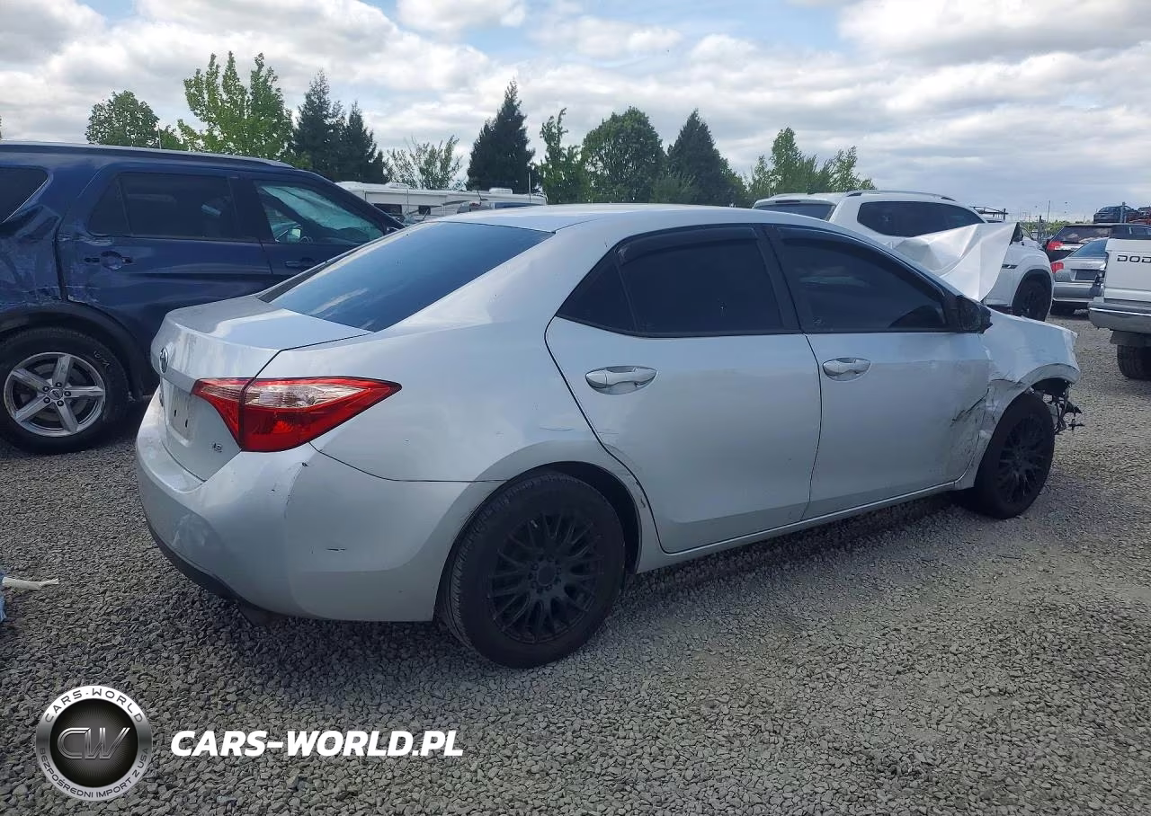 2017 Toyota Corolla Le VIN:2T1BURHEXHC885066 - 3