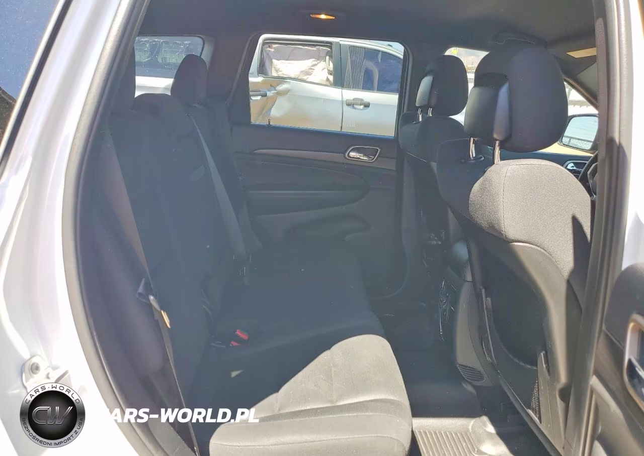 2015 Jeep Grand Cherokee Laredo VIN:1C4RJFAGXFC132533 - 11