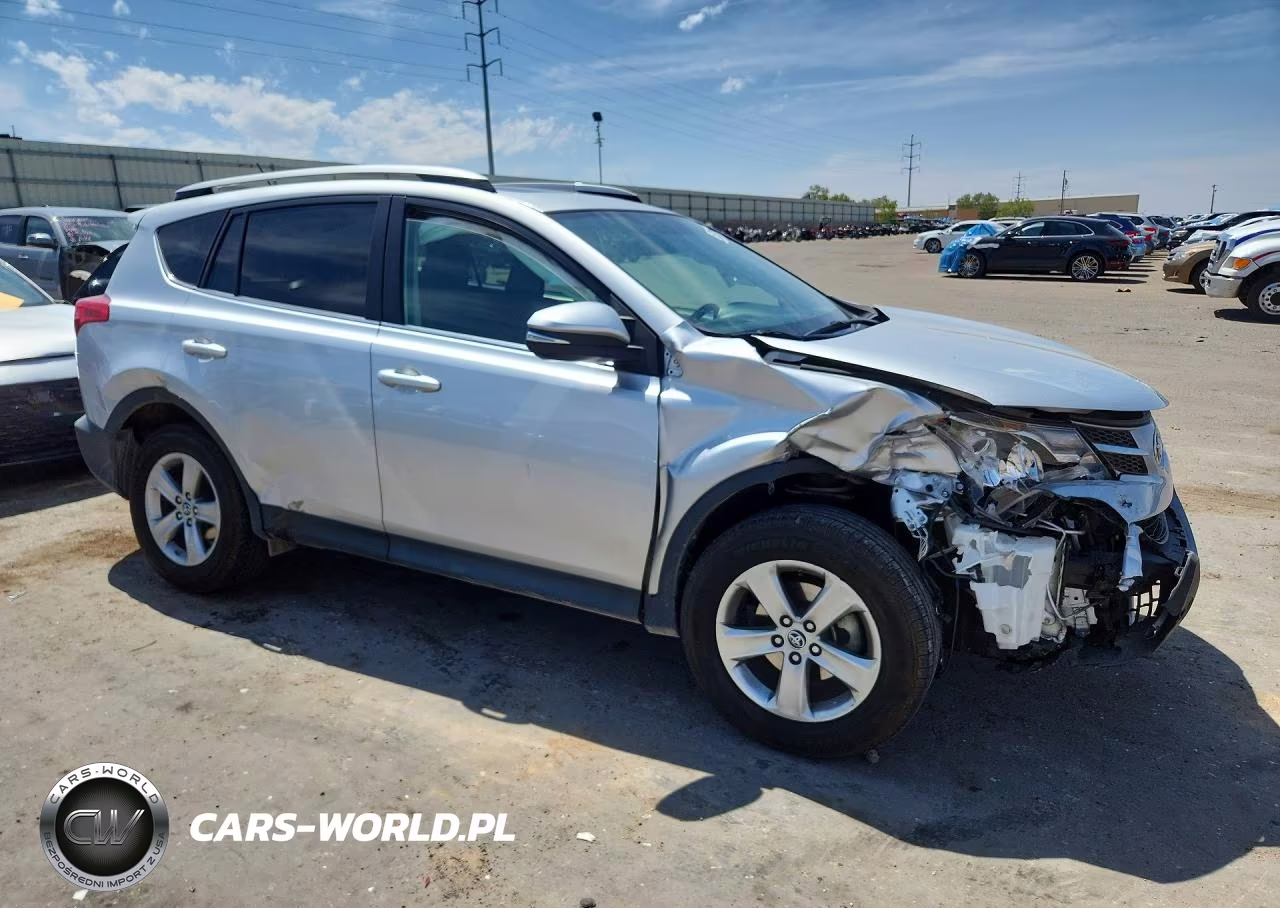 2015 Toyota Rav4 Xle VIN:2T3WFREV2FW197193 - 4