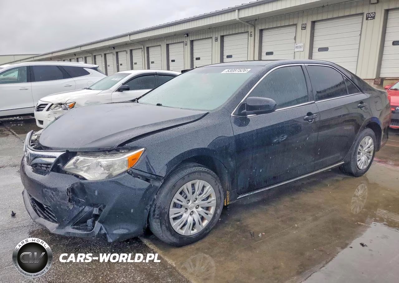 2014 Toyota Camry Le – zdjęcie 1 z 12